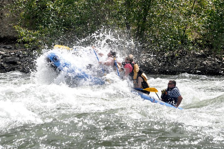 Whitewater and Wine: Wenatchee River Whitewater Rafting and Winery Tour