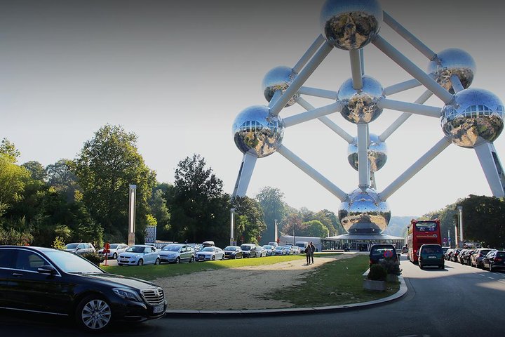 Private Transfer from Brussels to Amsterdam stopping in De Haar Castle