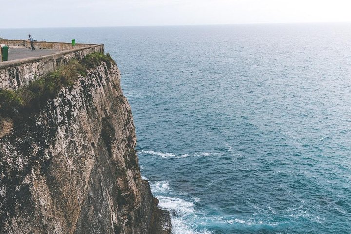 Sintra, Cabo da Roca and Cascais Full Day Private Tour from the West