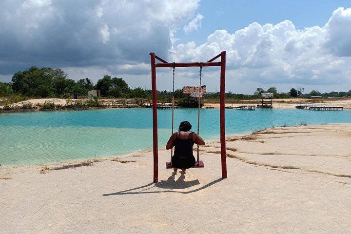 Bintan Sand Dunes and Blue Lakes Half-Day Tour with Lunch