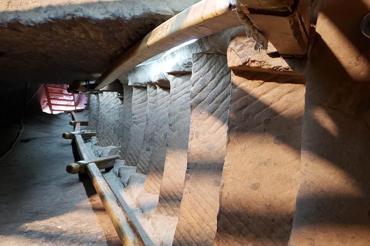 Private Day Tour: Horse Hoof Temple Grottoes and Zhangye Danxia Landform
