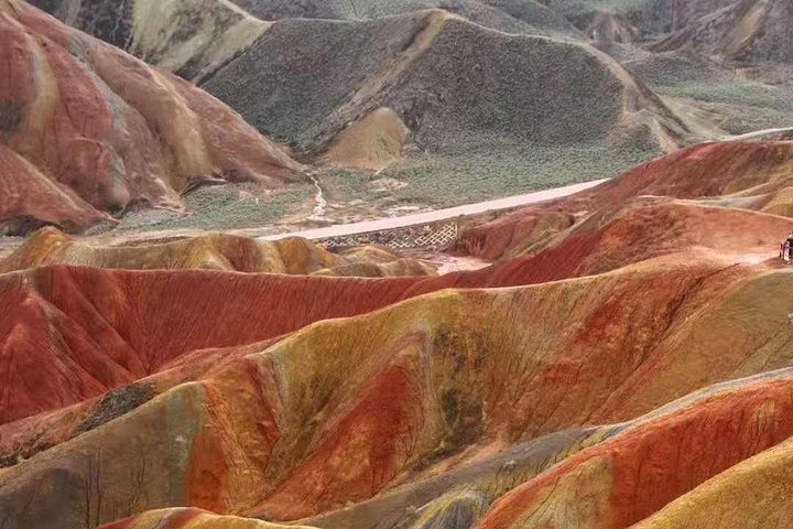 Private Day Tour: Horse Hoof Temple Grottoes and Zhangye Danxia Landform