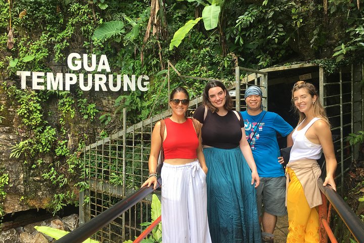 Ipoh Gua Tempurung, Caves Temples, Mirror Lake and Castle Tours