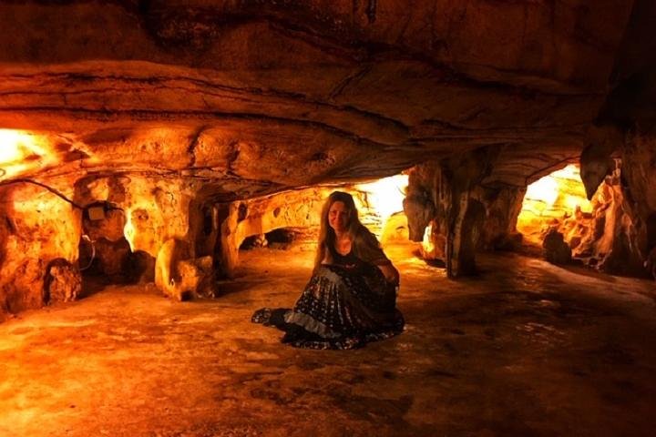 Ipoh Gua Tempurung, Caves Temples, Mirror Lake and Castle Tours