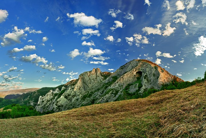 Discover Apuseni Mountains - Scarita Summit,Sipote Waterfall and Dumesti Village