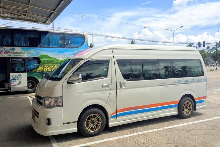 Hat Yai Airport to Koh Lipe by Minivan and Satun Pakbara Speed Boat