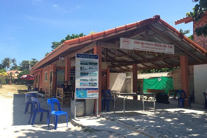 Hat Yai Airport to Koh Lipe by Minivan and Satun Pakbara Speed Boat