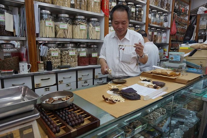 Private Hong Kong Car Tour - Half Day or Full Day