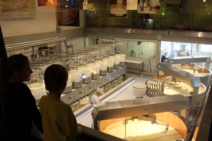 (KTL352) - Gruyeres Day Trip with Chocolate Factory from Lausanne
