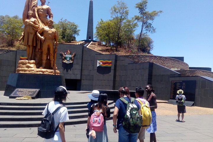 Harare City Tour & Zimbabwe Highlights