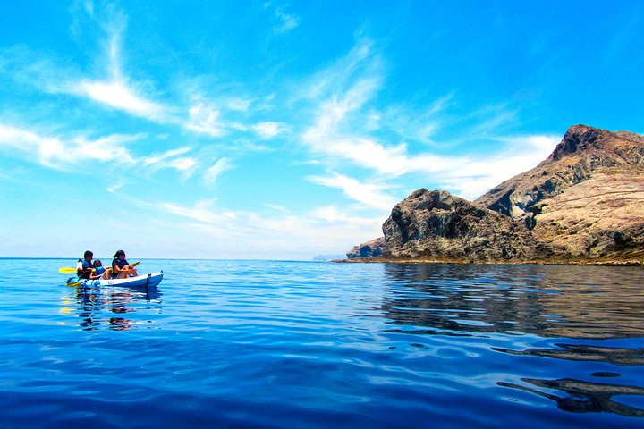 Cabo de Gata Active. Guided kayak and snorkel route through coves of the Natural Park