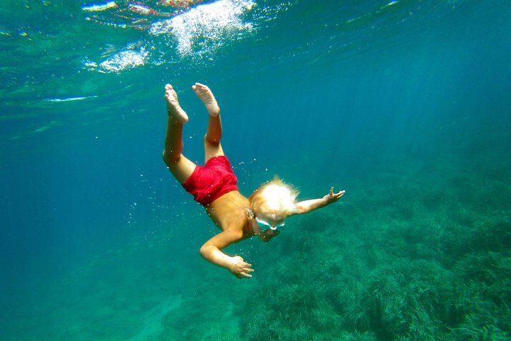 Cabo de Gata Active. Guided kayak and snorkel route through coves of the Natural Park