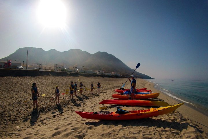 Cabo de Gata Active. Guided kayak and snorkel route through coves of the Natural Park