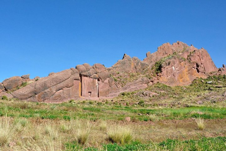 Sacred Aramu Muru & Chucuito Day Tour with Lake Titicaca Views