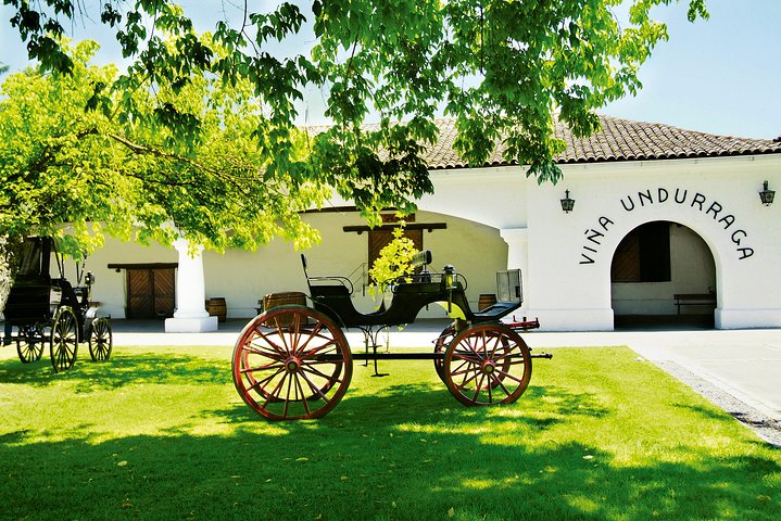 Pre or Post San Antonio Cruise with Santiago City Tour and optional Vineyard