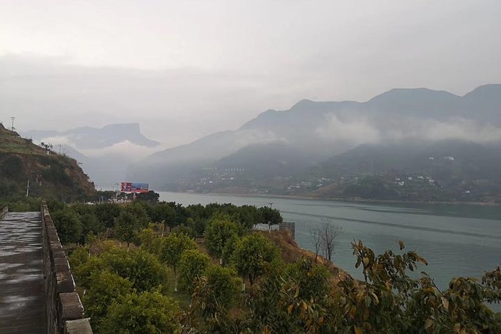 Yangtze River Cruise from Chongqing to Yichang Downstream in 4 Days 3 Nights