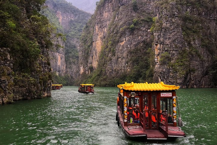 Yangtze River Cruise from Chongqing to Yichang Downstream in 4 Days 3 Nights