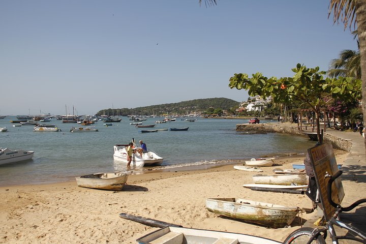 Búzios Full day: Boat and Trolley Tour with Lunch from Cabo Frio