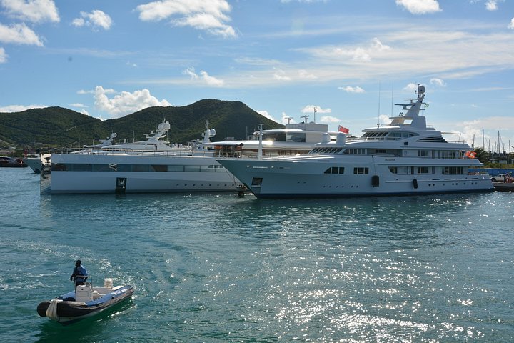 Captain Bob Speed Boat, Snorkeling, Beach Tour & Lunch St Maarten