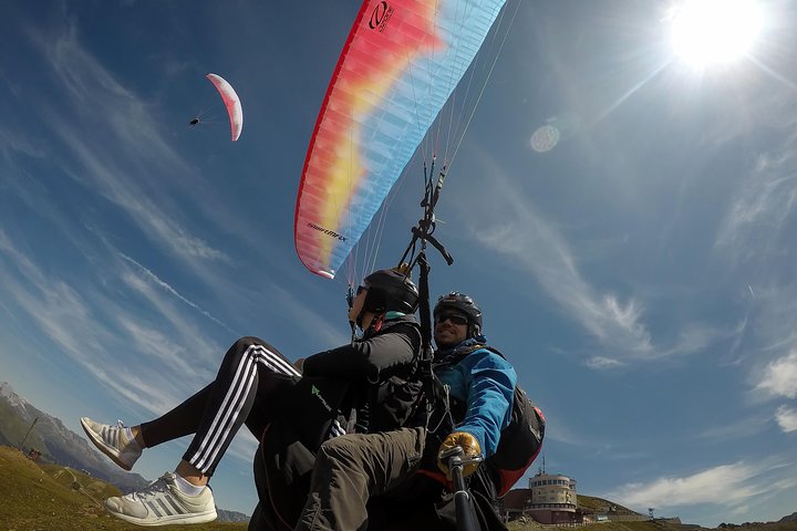 DAVOS: Paragliding For 2 Passengers - Together In The Air! (Video&Photos Incl.)