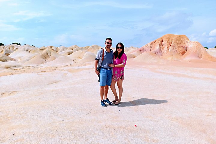 Bintan Sand Dunes and Blue Lakes Half-Day Tour with Lunch