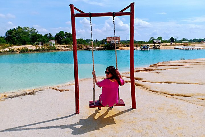 Bintan Sand Dunes and Blue Lakes Half-Day Tour with Lunch