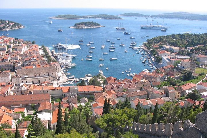 Blue Cave & Hvar, 5 Islands Speedboat with Luxury Seats in Shade