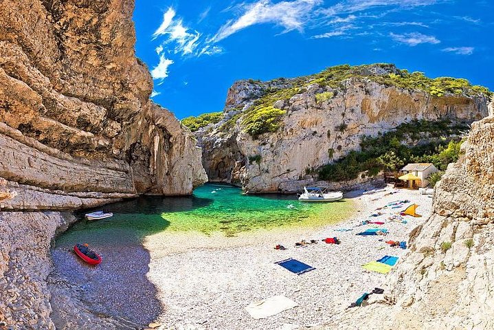 Blue Cave & Hvar, 5 Islands Speedboat with Luxury Seats in Shade