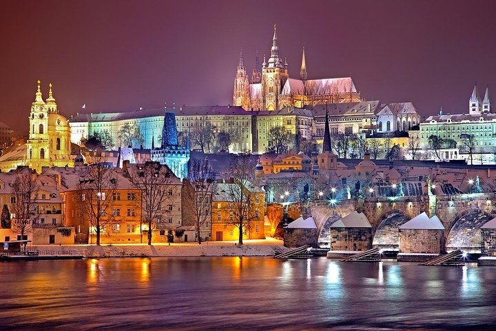 Private Transfer from Pilsen to Prague with 2 hours for sightseeing