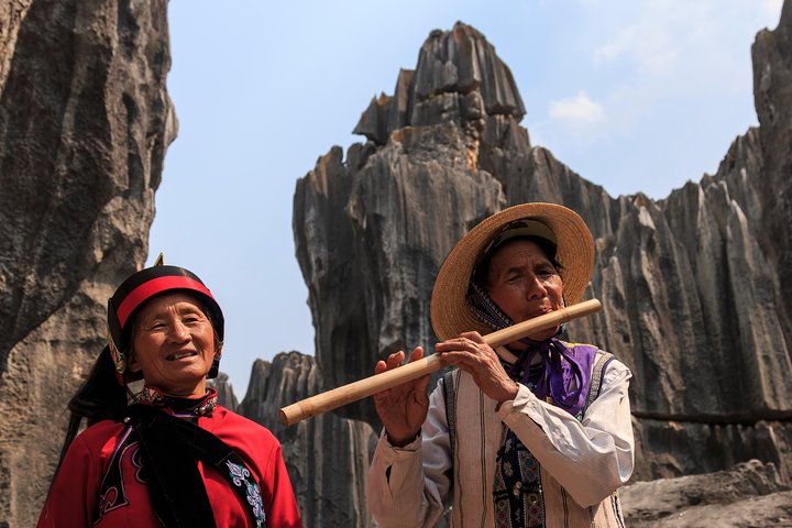 1 Day Stone Forest & Jiuxiang Cave Tour