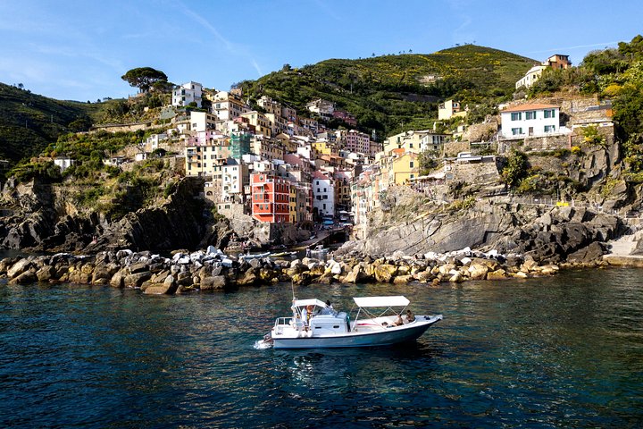 Cinque Terre Boat Tours Experience