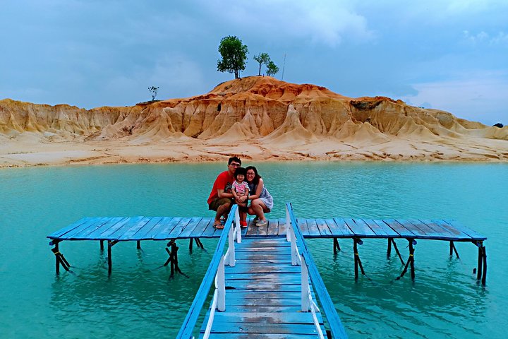 Bintan Sand Dunes and Blue Lakes Half-Day Tour with Lunch