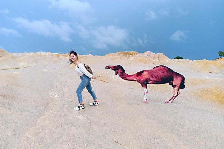 Bintan Sand Dunes and Blue Lakes Half-Day Tour with Lunch