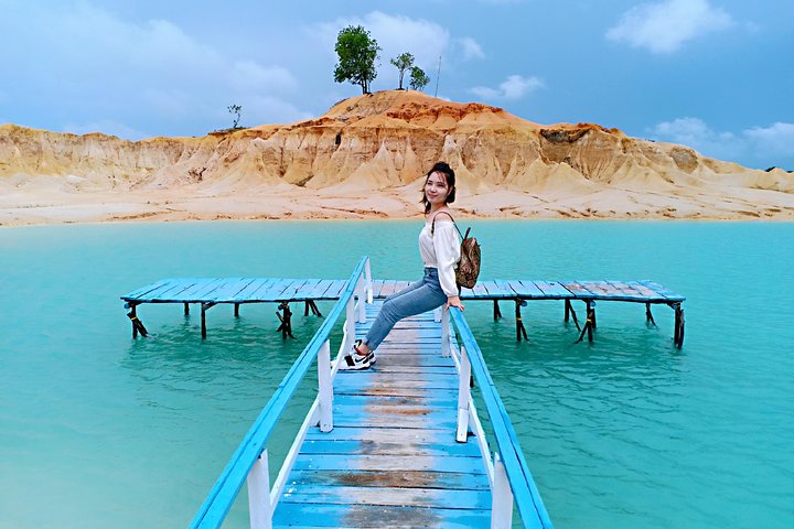 Bintan Sand Dunes and Blue Lakes Half-Day Tour with Lunch