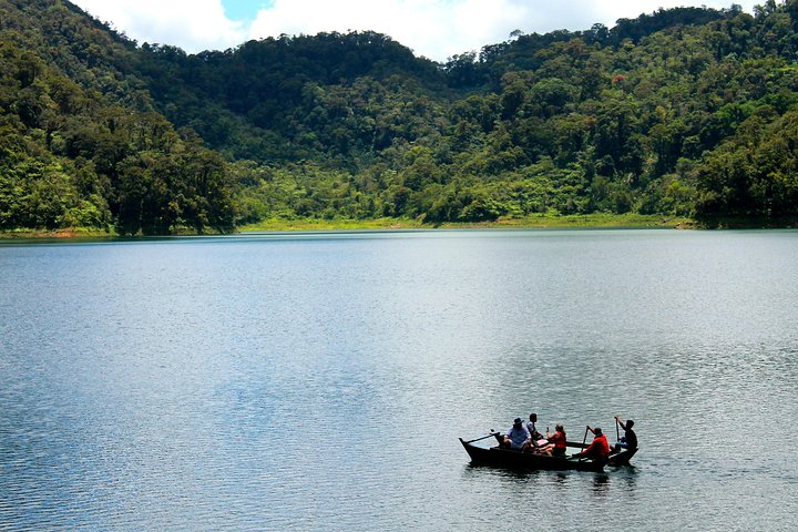 Dumaguete Manjuyod Sandbar & Balinsasayao Twin Lakes Tour