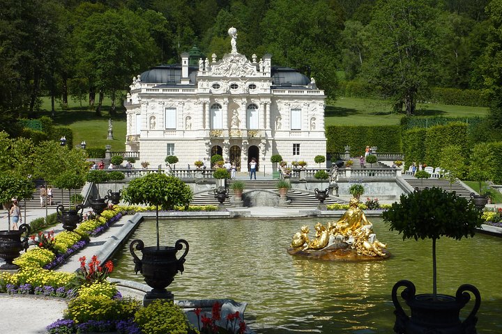 Neuschwanstein Castle and Linderhof Palace Day Trip from Munich