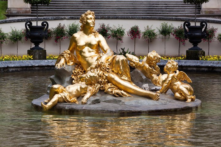 Neuschwanstein Castle and Linderhof Palace Day Trip from Munich
