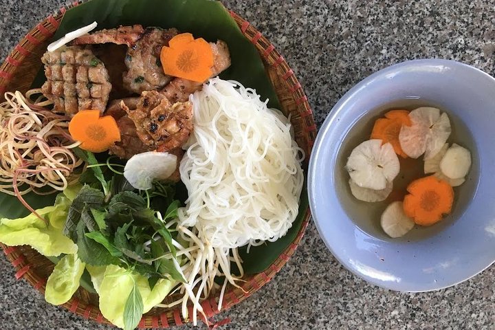 Street Food Tour With Chef Dat