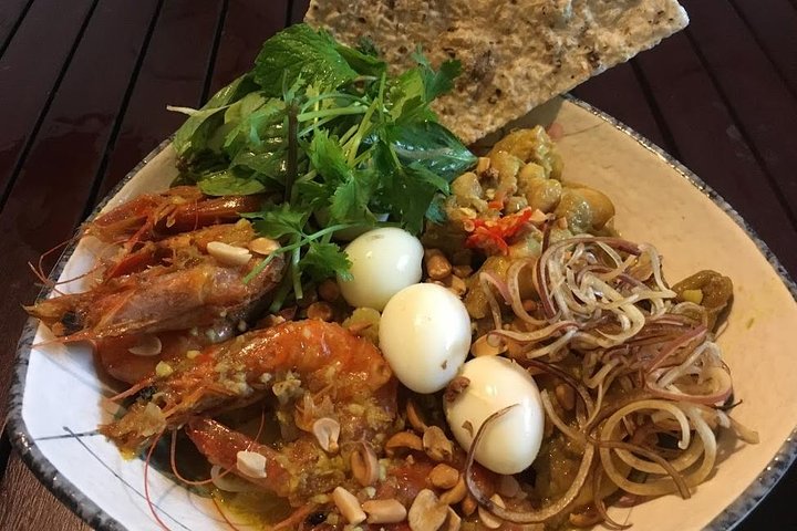 Street Food Tour With Chef Dat