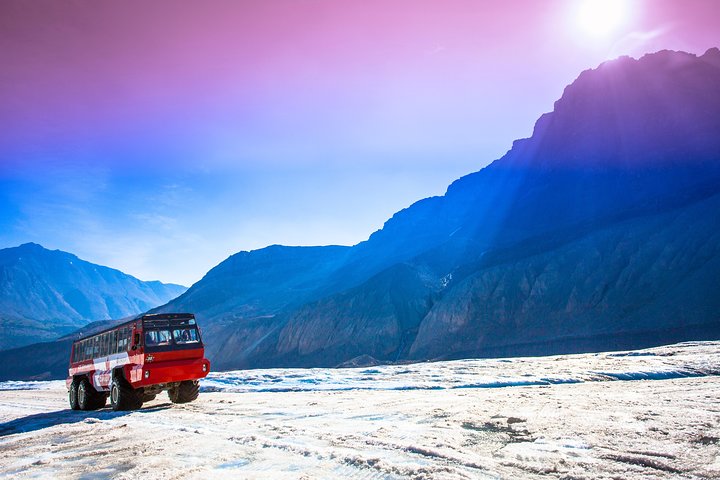 Columbia Icefield Tour with Glacier Skywalk from Jasper