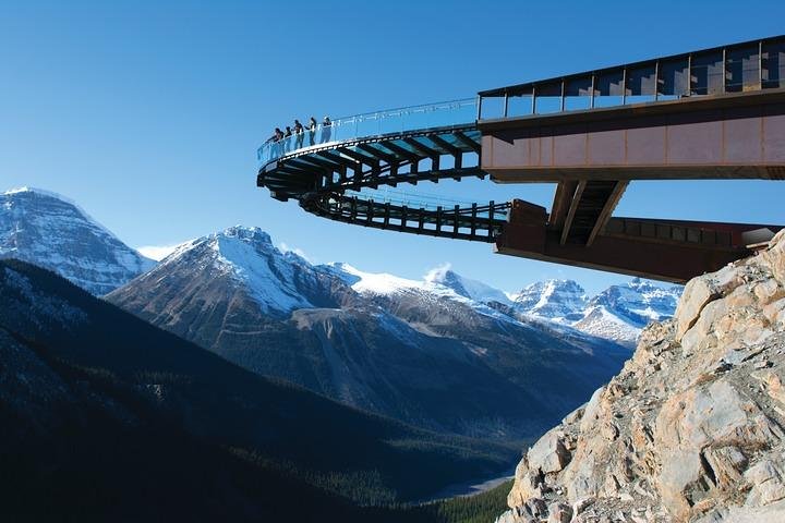 Columbia Icefield Tour with Glacier Skywalk