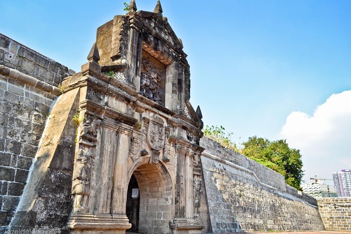 Manila Old and New: Sightseeing Tour Including Intramuros and Fort Santiago