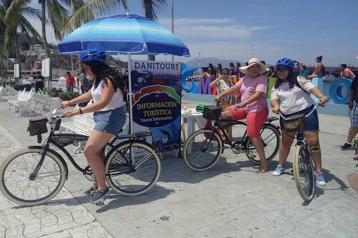 bike tour with Danitours in Manzanillo bike rental all the hotels zone RuralArea