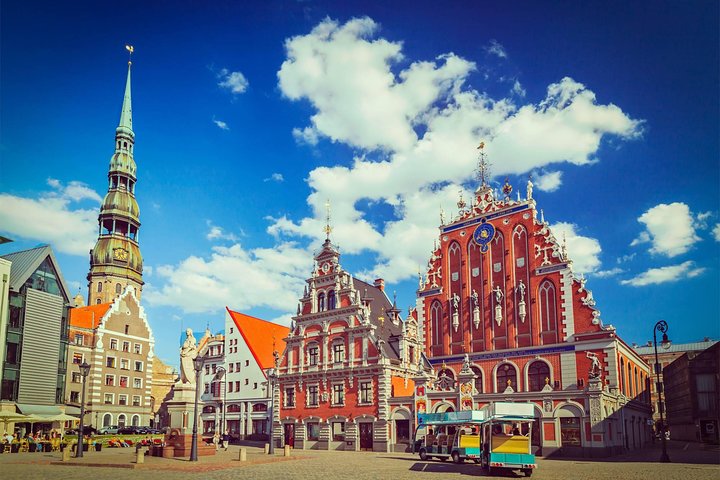 Vilnius-Riga Sightseeing Tour Bus