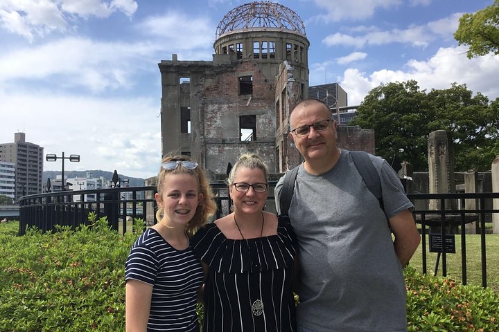 Hiroshima & Miyajima in 1 Day: Private Tour, Licensed Guide