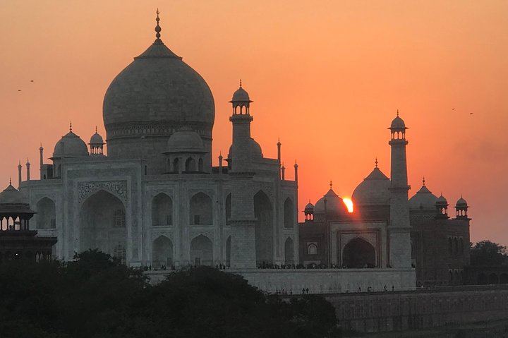 Same day Taj Mahal memorable Agra tour from Delhi