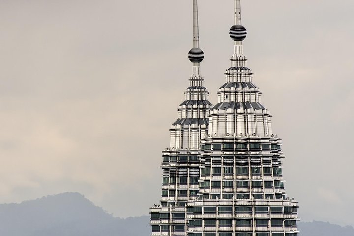 Skip the Line: Petronas Twin Towers Ticket With Skybridge Access
