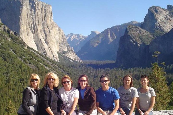 Semi Private Yosemite Tour with Ahwahnee Lunch and Hotel Pickup