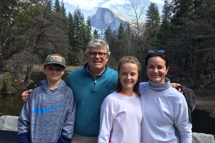 Semi Private Yosemite Tour with Ahwahnee Lunch and Hotel Pickup