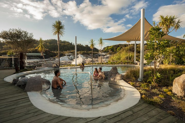 Hell's Gate Mud Bath & Spas